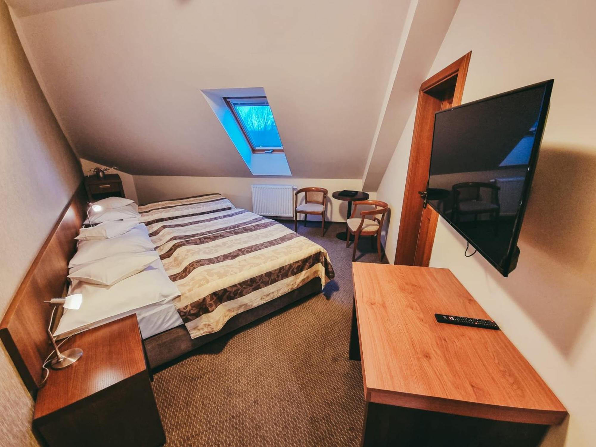 Hotel Mario Леднице Екстериор снимка