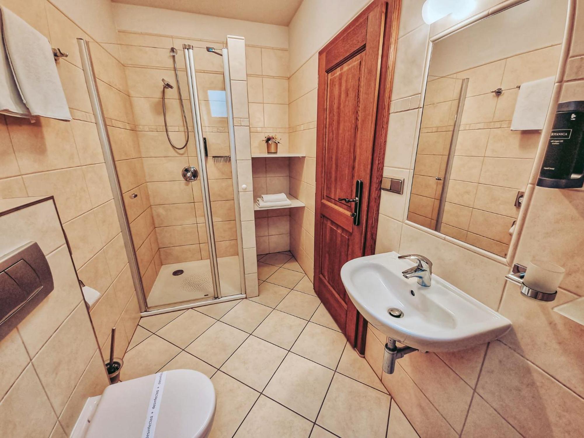 Hotel Mario Леднице Екстериор снимка