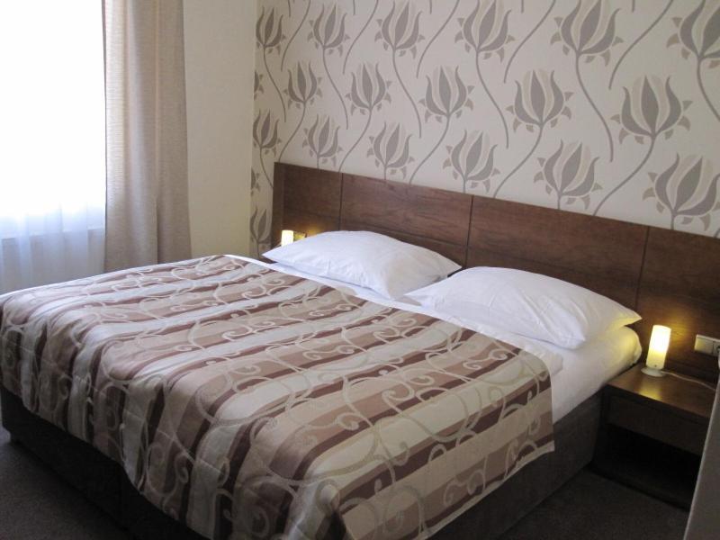 Hotel Mario Леднице Екстериор снимка