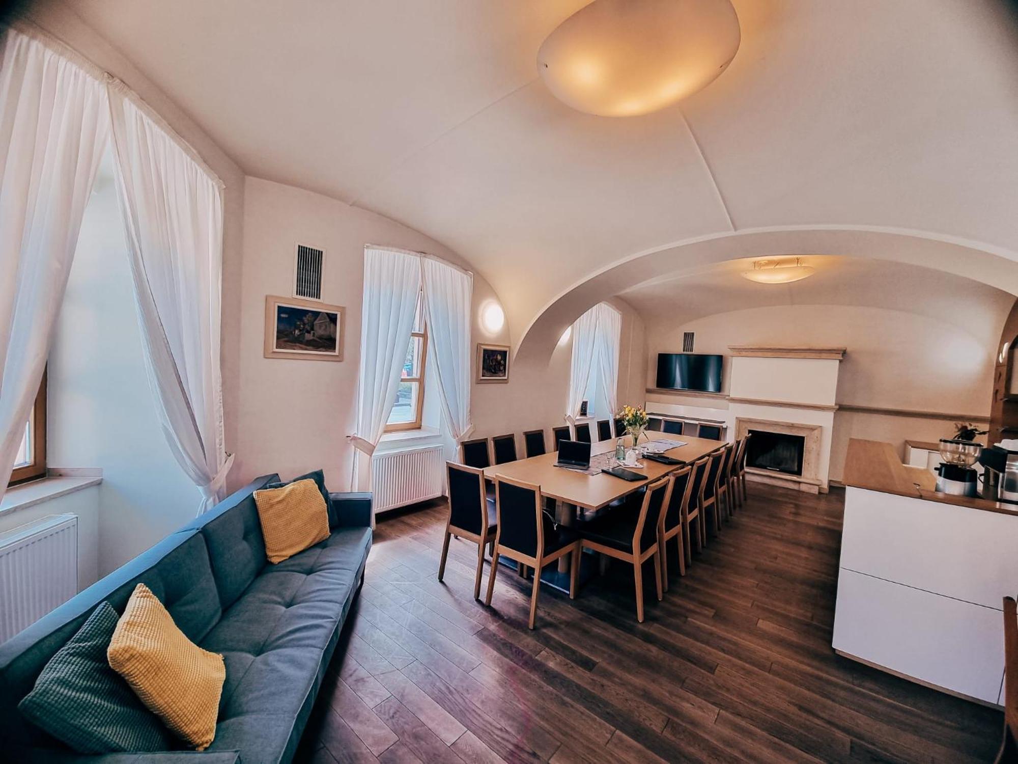 Hotel Mario Леднице Екстериор снимка