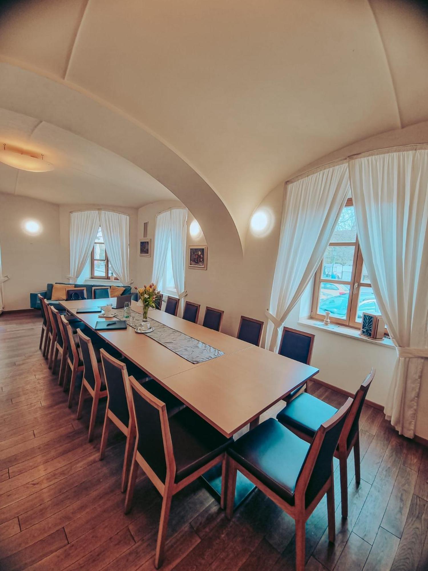 Hotel Mario Леднице Екстериор снимка