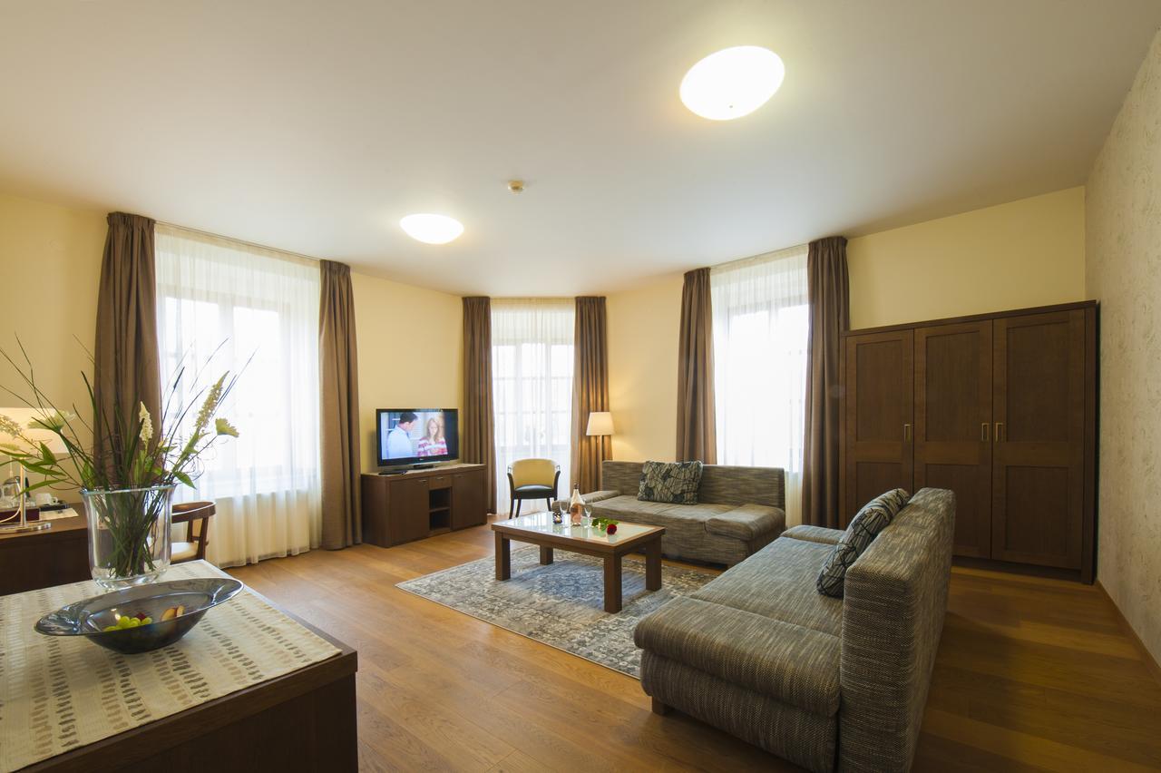 Hotel Mario Леднице Екстериор снимка