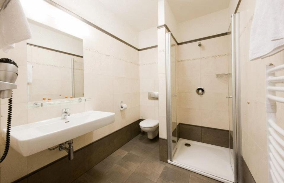 Hotel Mario Леднице Екстериор снимка