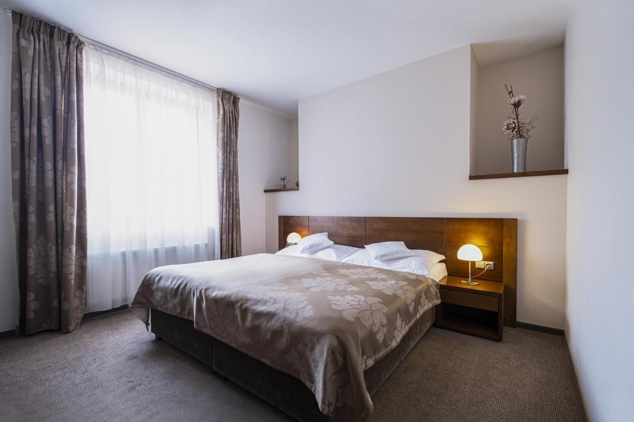 Hotel Mario Леднице Екстериор снимка